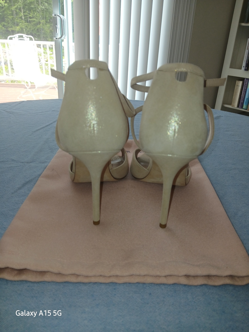 Stuart Weitzman Anastasia suede sandals in a neutral color with shimmer - Picture 4 of 5